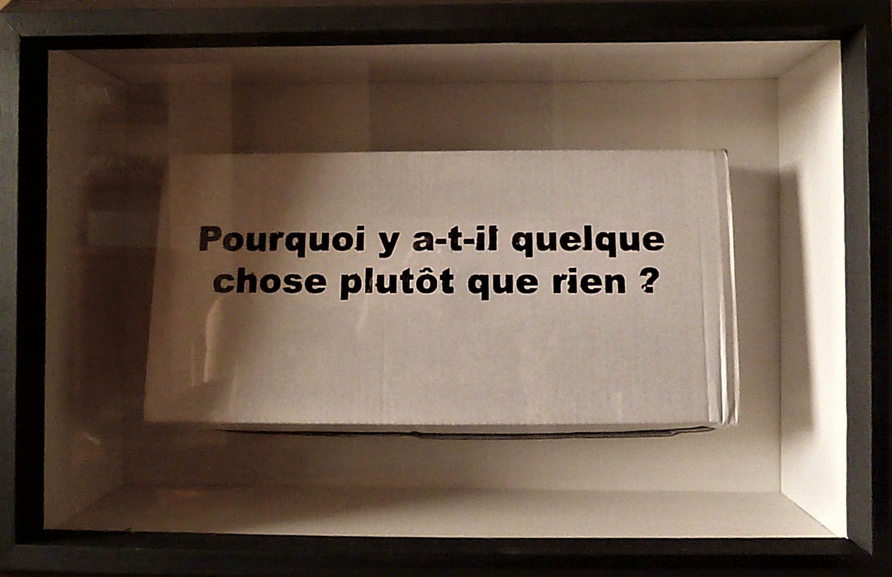 “La question de la métaphysique” Cardboard box found on the street and printed on, 18.1 x 12.20 inches, 2018